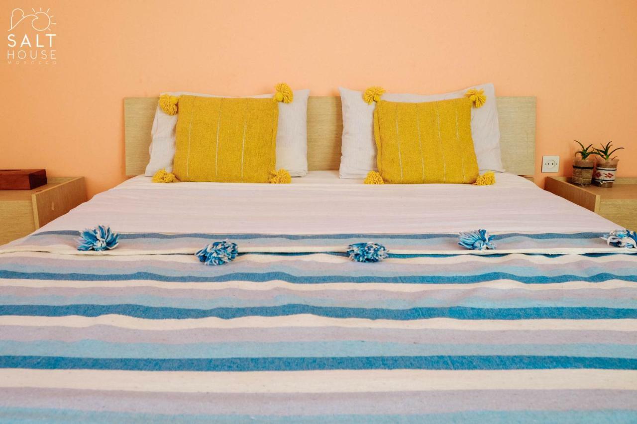 Salt House Morocco - Surf & Yoga Camp Bed and Breakfast Tamraght Exteriör bild