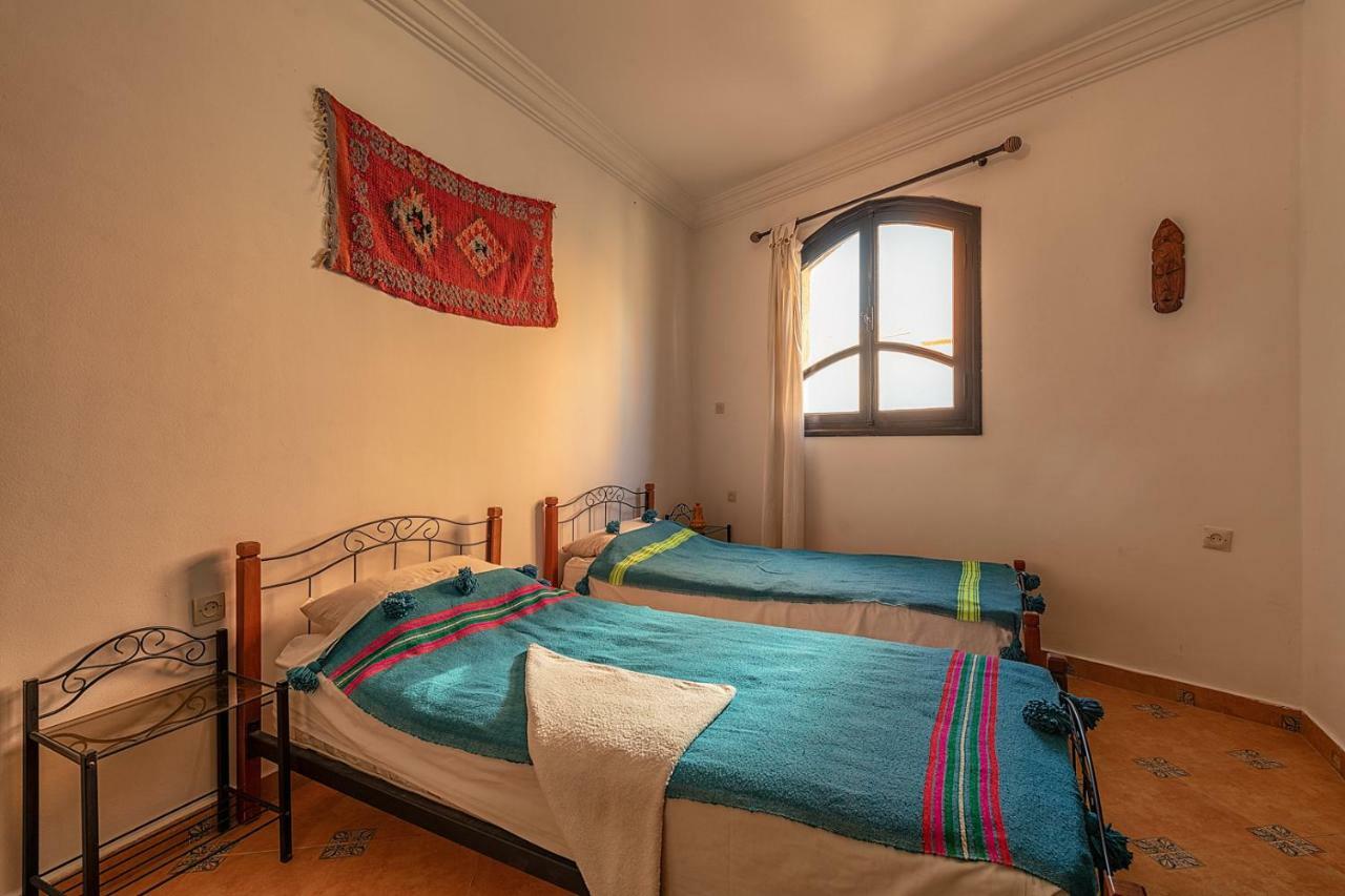 Salt House Morocco - Surf & Yoga Camp Bed and Breakfast Tamraght Exteriör bild